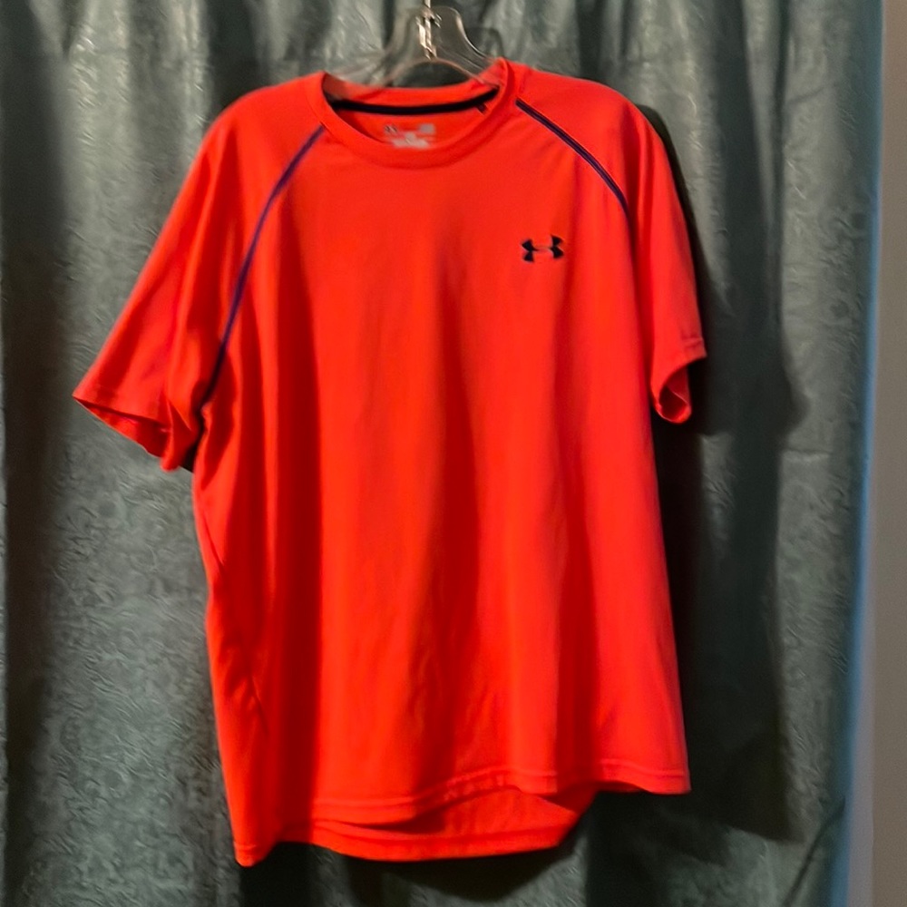 Mens Under Armor Large Heat Gear tee